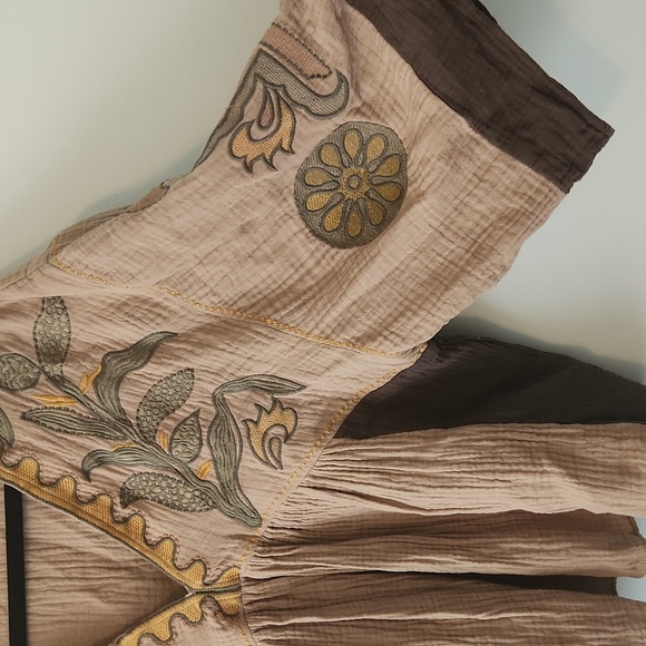 Embroidered Tan and Brown Women's Top - Picture 3 of 4